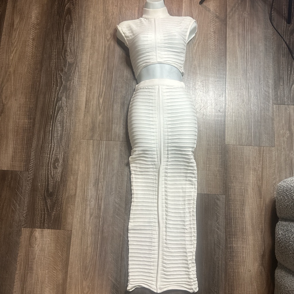Forever 21 Cream Ribbed Maxi Skirt Set